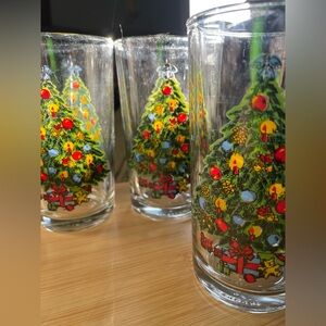 Vintage 1985 Carlton Christmas tree tumblers